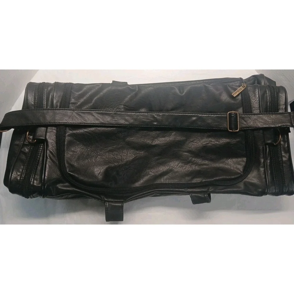 Vtg 90s WILSON Leather Gym /Sports/ Duffle /Carry On Bag 4 Zip Compartments 24